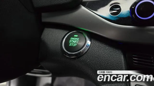 Hyundai AVANTE 2018 — фото 17