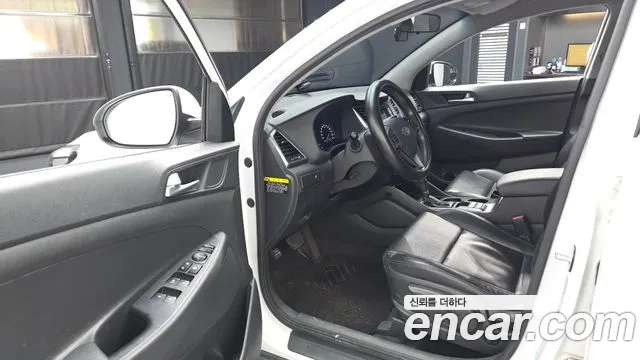 Hyundai Tucson 2017 — фото 10