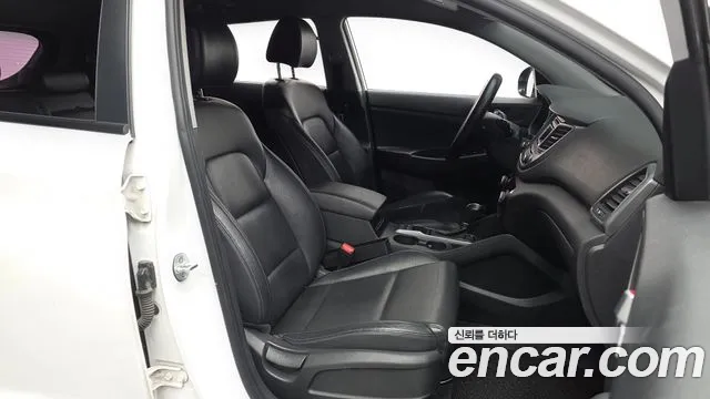 Hyundai Tucson 2017 — фото 11
