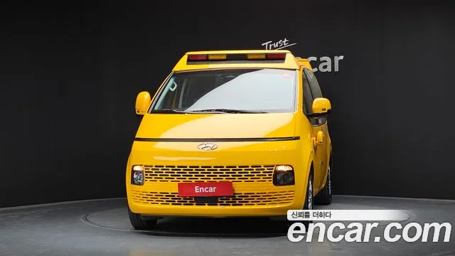 Hyundai Staria 2022 — фото 3