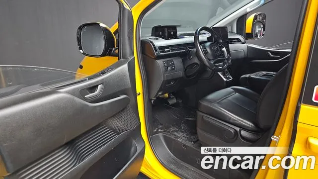 Hyundai Staria 2022 — фото 11