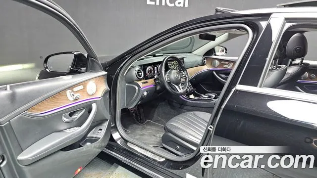 Mercedes-Benz E-Class 2019 — фото 10