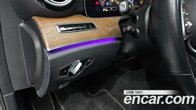 Mercedes-Benz E-Class 2019 — фото 15