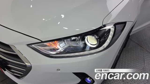 Hyundai AVANTE 2016 — фото 8
