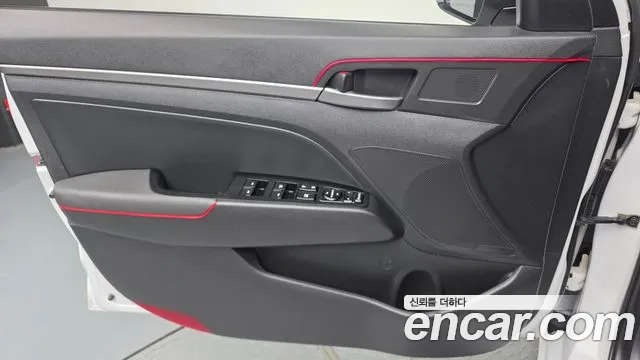 Hyundai AVANTE 2016 — фото 14