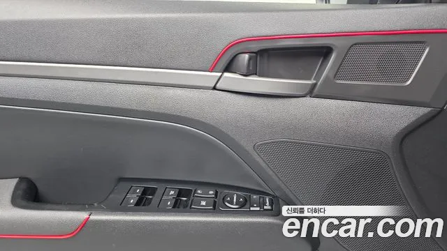 Hyundai AVANTE 2016 — фото 16