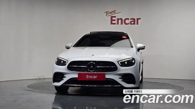 Mercedes-Benz E-Class 2022 — фото 3