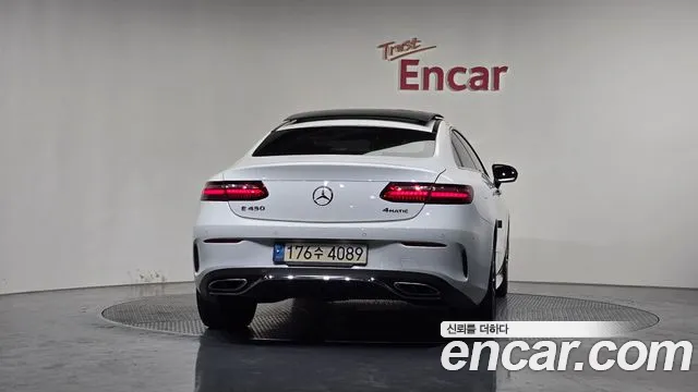 Mercedes-Benz E-Class 2022 — фото 4