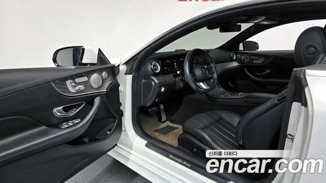 Mercedes-Benz E-Class 2022 — фото 13
