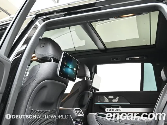 Mercedes-Benz GLS-Class 2023 — фото 19