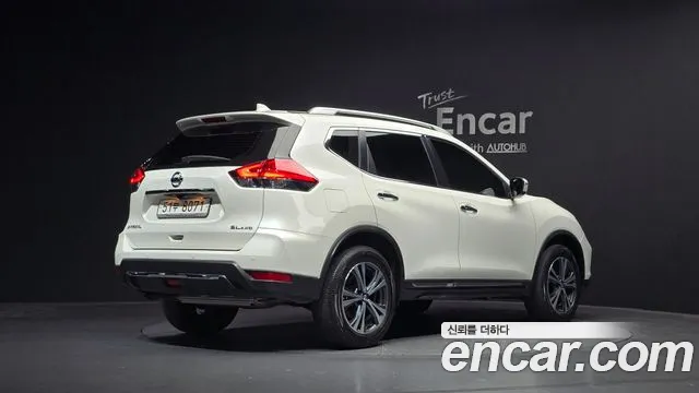 Nissan X-Trail 2018 — фото 2