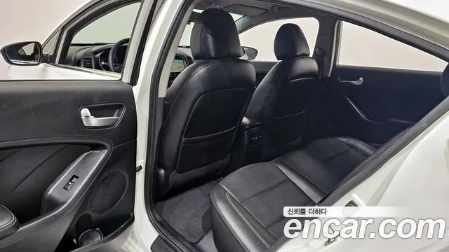 Kia K3 2015 — фото 12