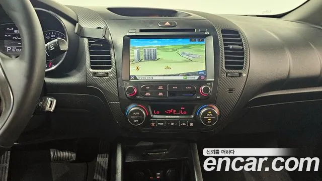 Kia K3 2015 — фото 14