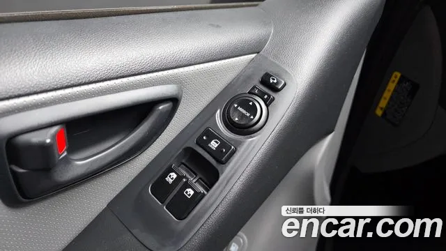 Hyundai Starex 2019 — фото 14
