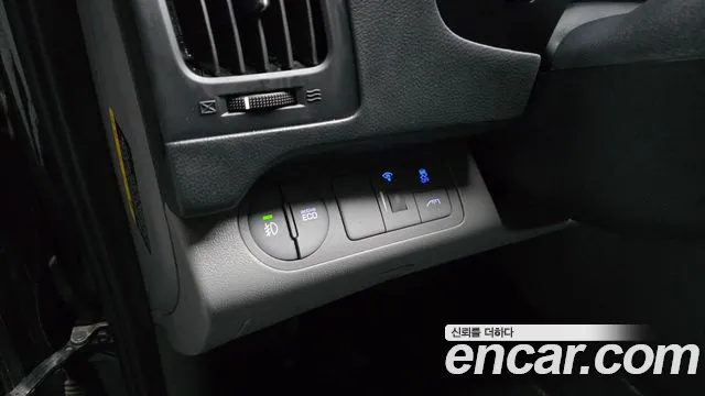 Hyundai Starex 2019 — фото 15