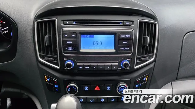 Hyundai Starex 2019 — фото 17