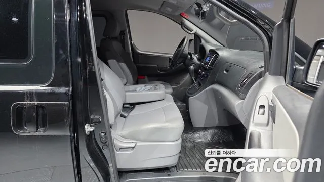 Hyundai Starex 2019 — фото 11