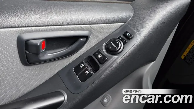 Hyundai Starex 2019 — фото 14