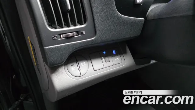 Hyundai Starex 2019 — фото 15