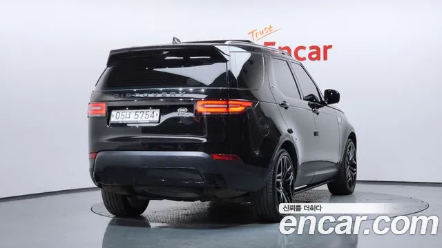 Land Rover Discovery 2018 — фото 2