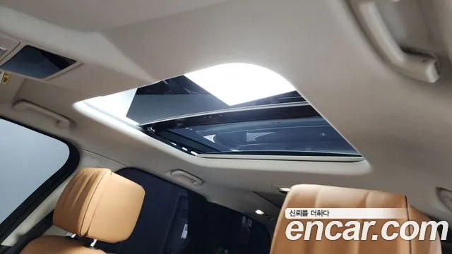 Land Rover Discovery 2018 — фото 17