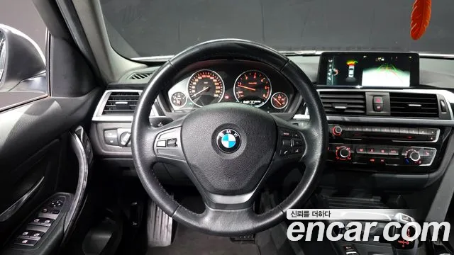 BMW 3-Series 2017 — фото 13