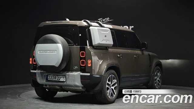 Land Rover Defender 2023 — фото 2