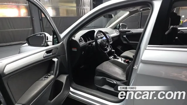 Volkswagen Tiguan 2018 — фото 10