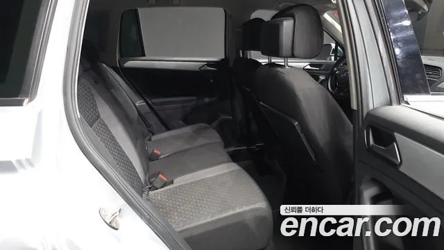 Volkswagen Tiguan 2018 — фото 12