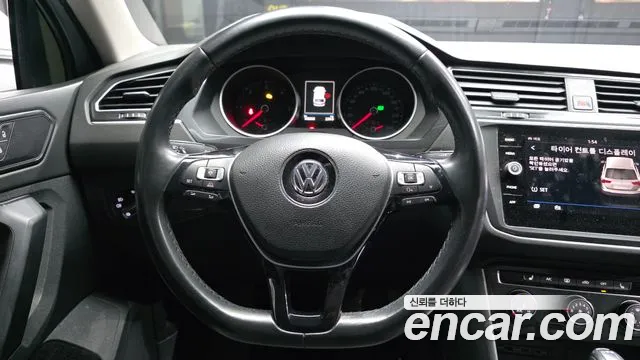 Volkswagen Tiguan 2018 — фото 13