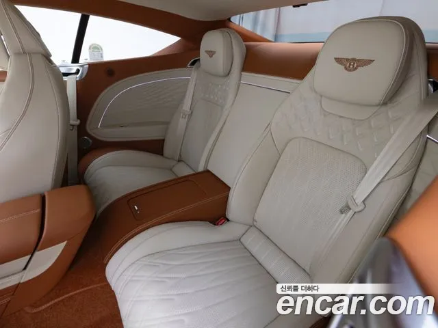 Bentley Continental 2026 — фото 12
