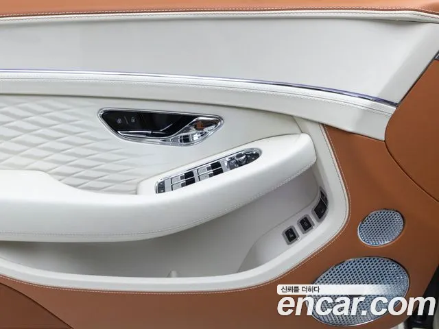 Bentley Continental 2026 — фото 13