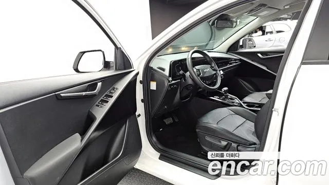 Kia Niro 2022 — фото 10