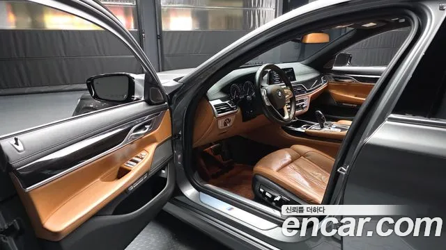 BMW 7-Series 2018 — фото 10