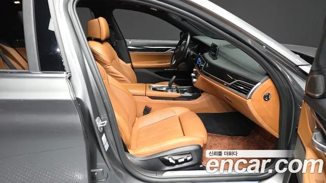 BMW 7-Series 2018 — фото 11