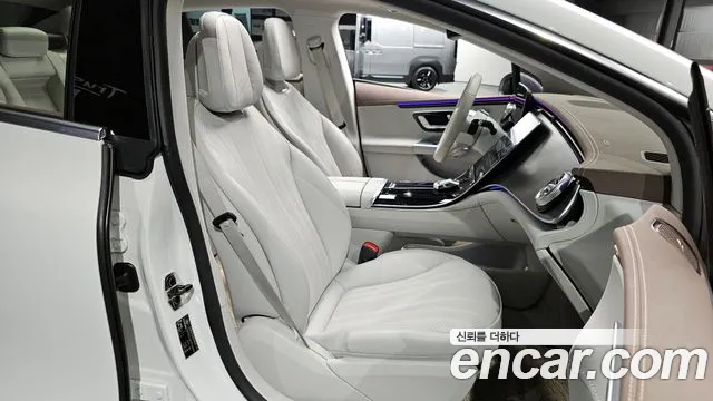 Mercedes-Benz EQE 2023 — фото 18