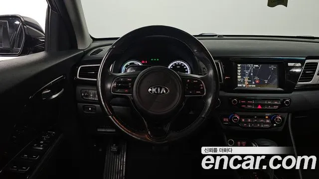 Kia Niro 2018 — фото 13