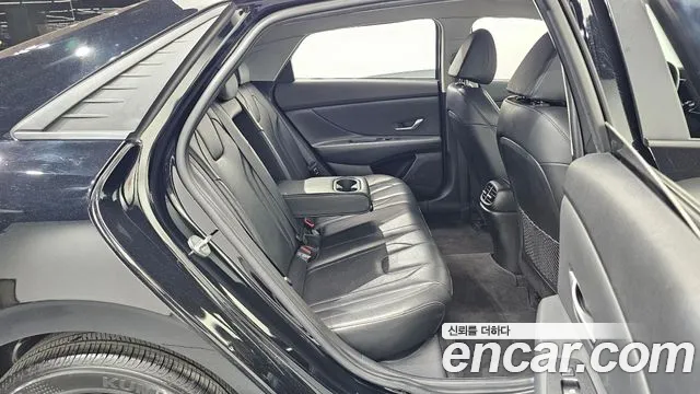 Hyundai AVANTE 2023 — фото 12