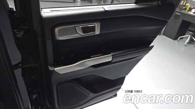 Ford Explorer 2021 — фото 15