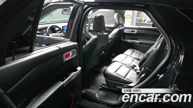 Ford Explorer 2021 — фото 16