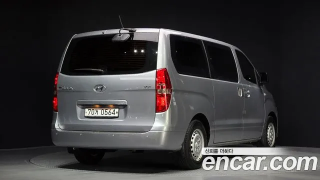 Hyundai Starex 2021 — фото 2