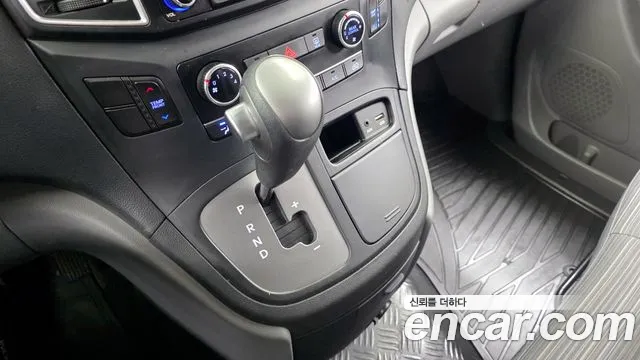 Hyundai Starex 2021 — фото 12