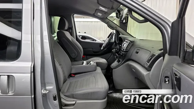 Hyundai Starex 2021 — фото 17