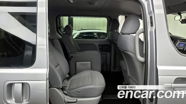Hyundai Starex 2021 — фото 18
