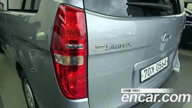 Hyundai Starex 2021 — фото 9