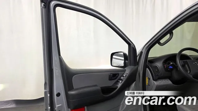 Hyundai Starex 2021 — фото 14