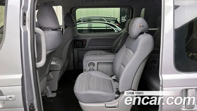 Hyundai Starex 2021 — фото 16