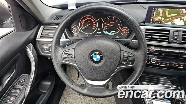 BMW 3-Series 2018 — фото 14