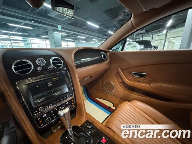 Bentley Continental 2016 — фото 12