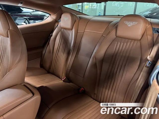 Bentley Continental 2016 — фото 14